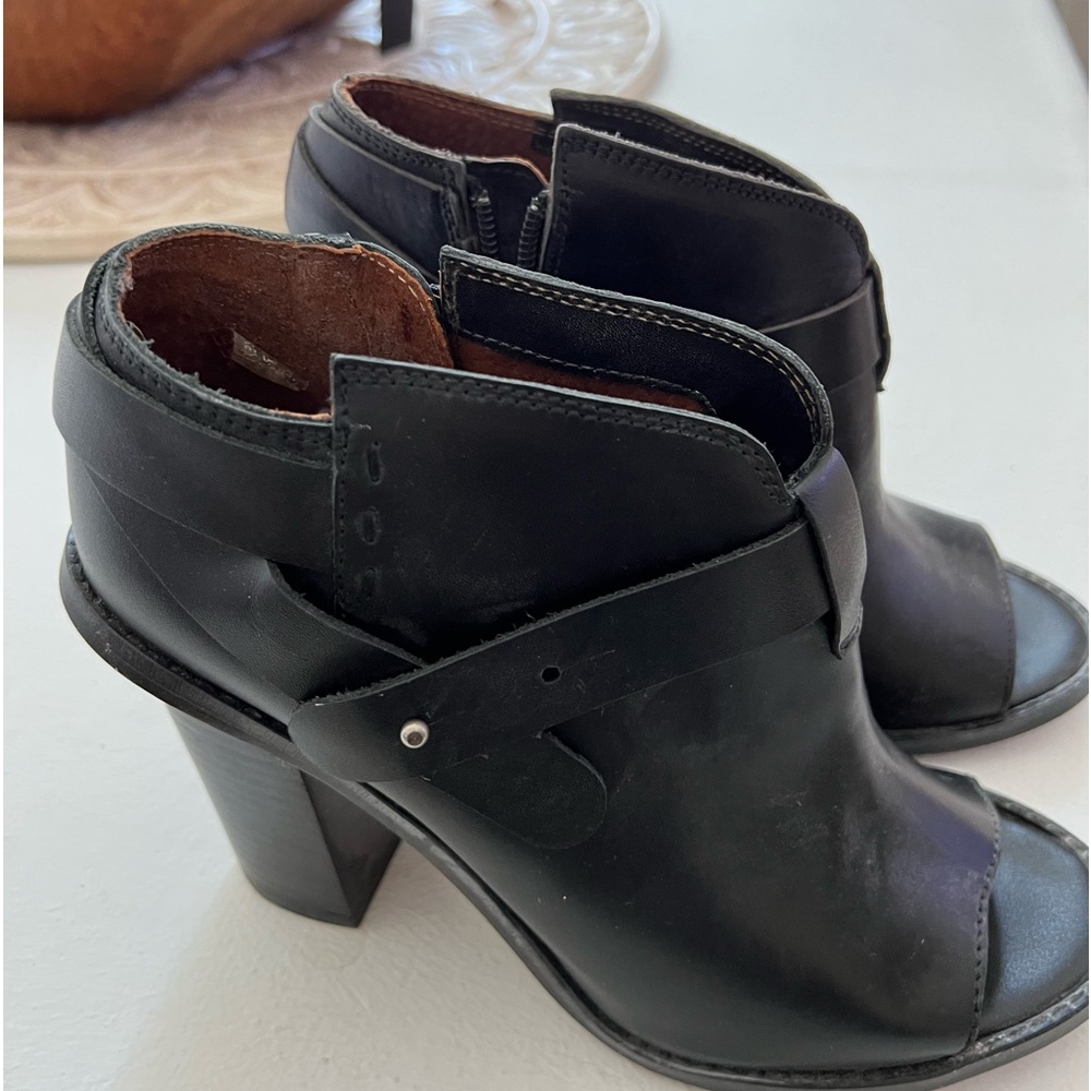 Beautiful sandals/ booties
